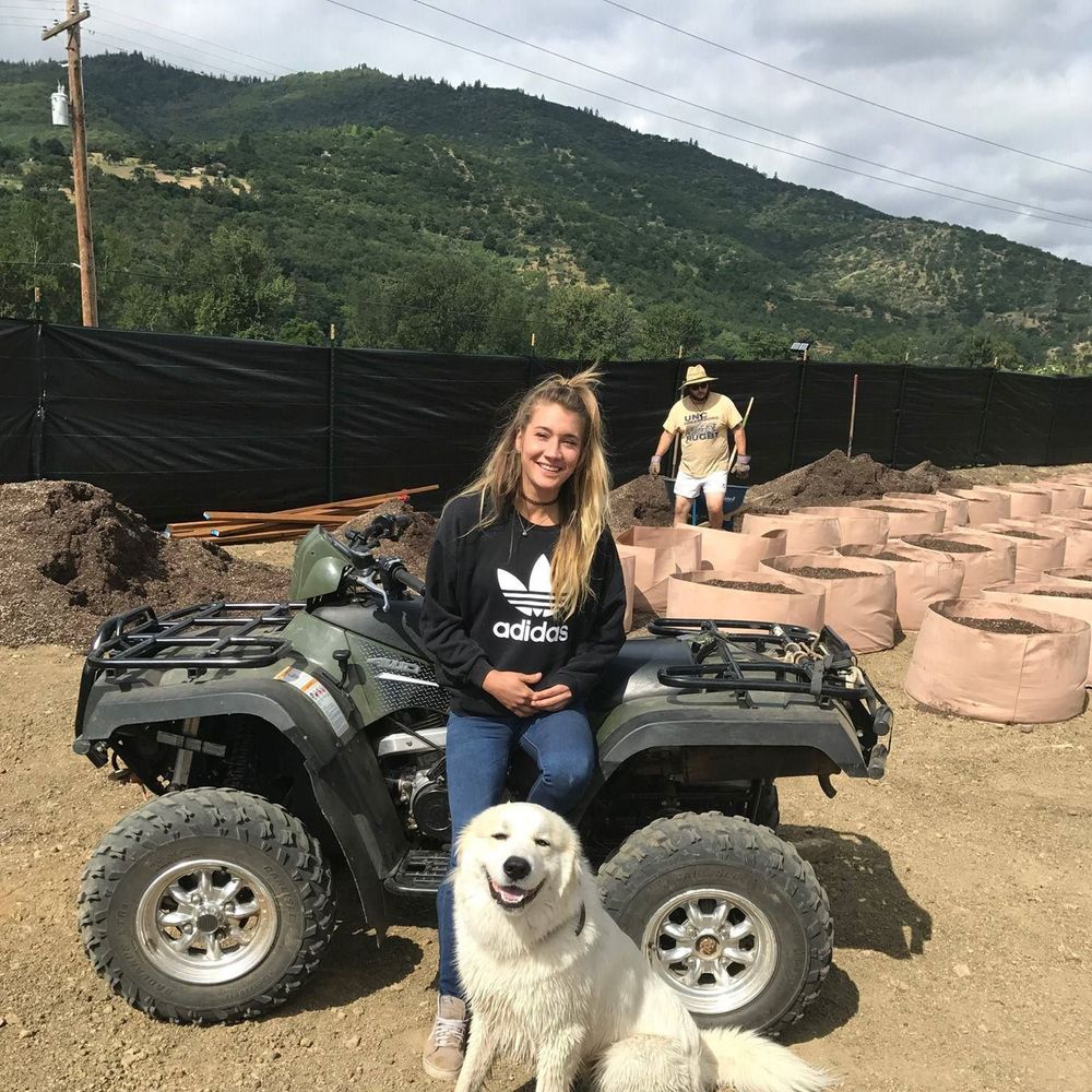 Meet your Posher, Emilee